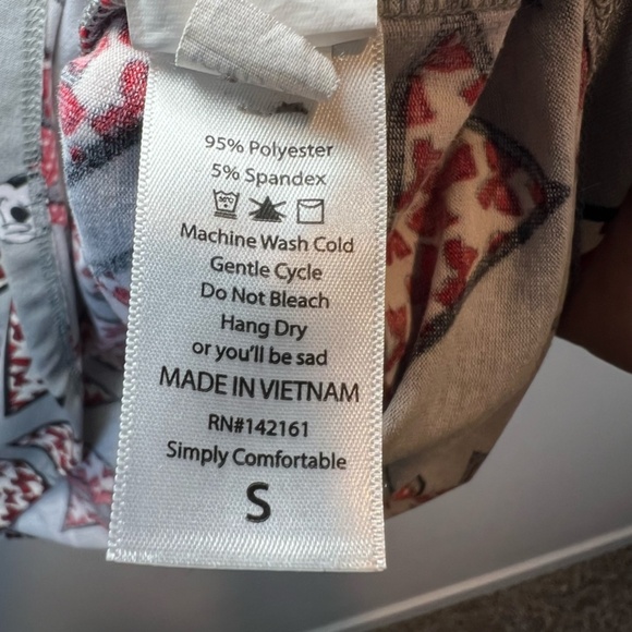 LuLaRoe Women's Disney Randy Baseball Tee Minnie Mouse Bows Gray Black Red Small - Picture 10 of 10